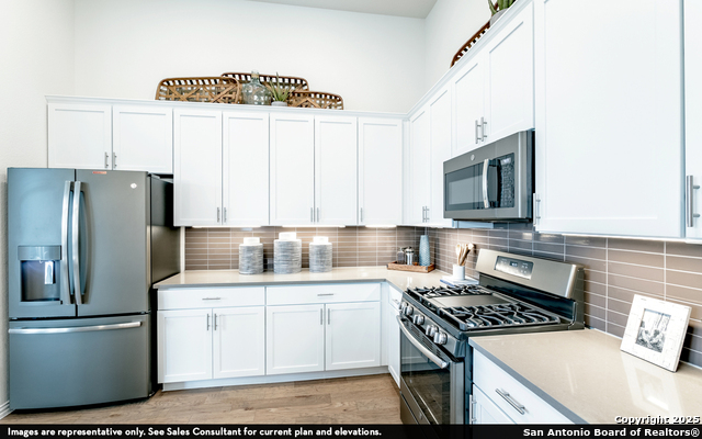 Listing photo id 5 for 162 Ednie Ln