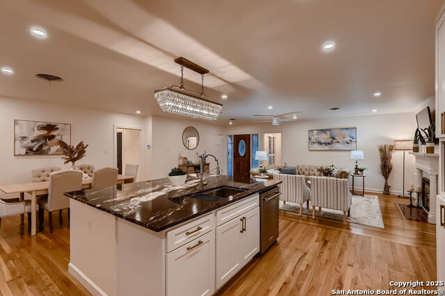 Listing photo id 10 for 325 Canterbury Hill