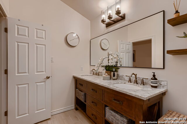 Listing photo id 17 for 325 Canterbury Hill