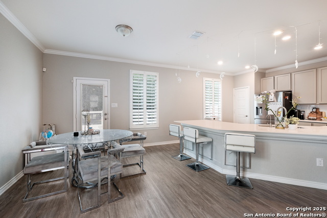 Image 10 of 31 For 5911 Eckhert  129