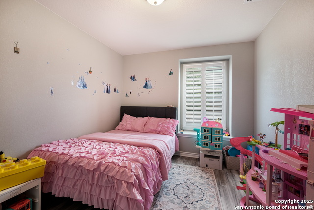 Image 26 of 31 For 5911 Eckhert  129