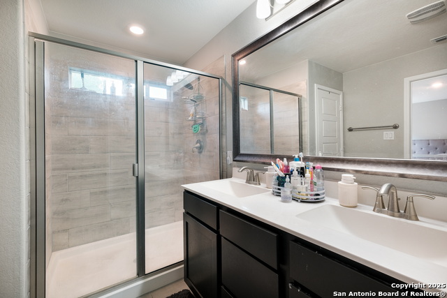 Image 27 of 31 For 5911 Eckhert  129
