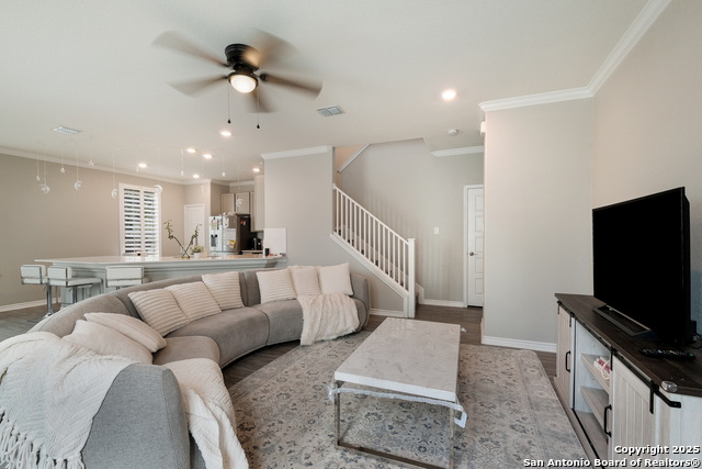 Image 7 of 31 For 5911 Eckhert  129