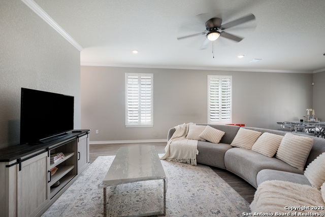 Image 8 of 31 For 5911 Eckhert  129