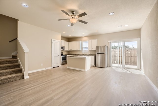 Image 3 of 13 For 13335 Rowdy Cove  102