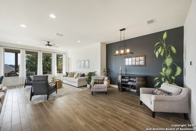 Image 7 of 38 For 1159 Cadogan Squire