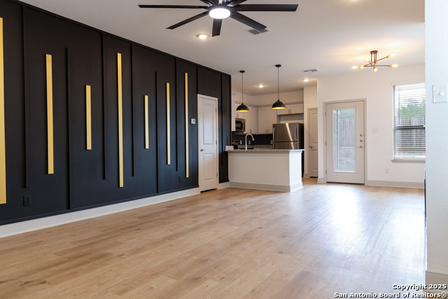 Image 2 of 38 For 7552 Briarwood