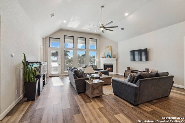 Image 16 of 50 For 28759 Balcones Creek