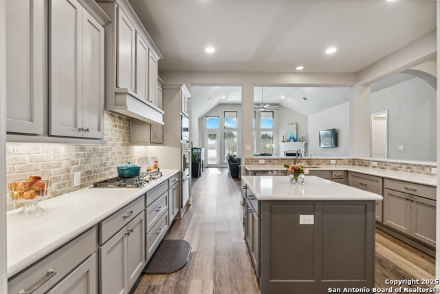 Image 23 of 50 For 28759 Balcones Creek