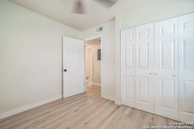 Image 15 of 18 For 503 Pickwell Dr