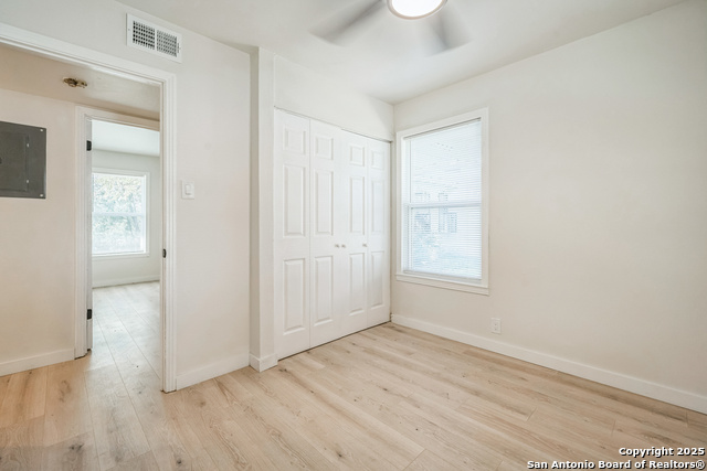 Image 16 of 18 For 503 Pickwell Dr