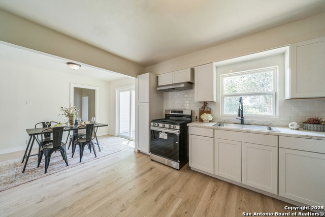 Image 8 of 18 For 503 Pickwell Dr
