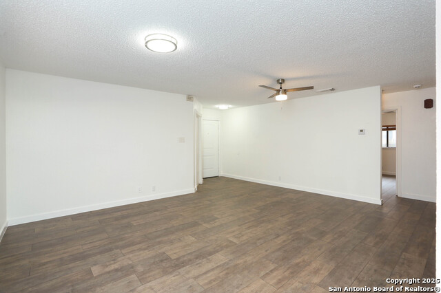 Image 9 of 18 For 13139 Regency Bnd