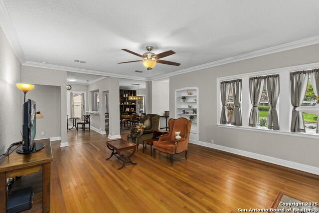 Image 12 of 43 For 138 Lullwood Ave E