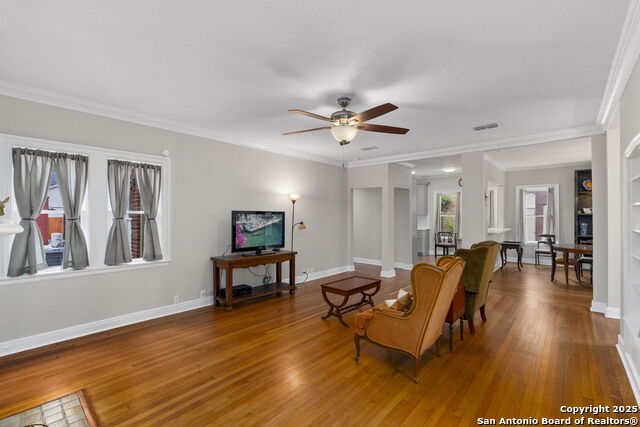 Image 13 of 43 For 138 Lullwood Ave E