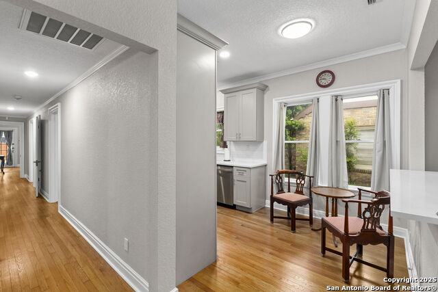 Image 18 of 43 For 138 Lullwood Ave E
