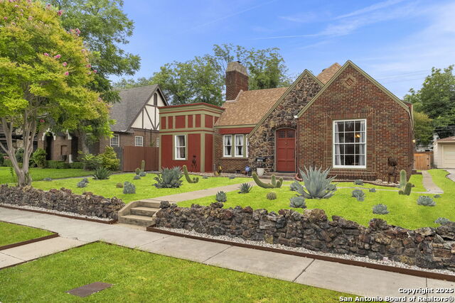 Image 2 of 43 For 138 Lullwood Ave E