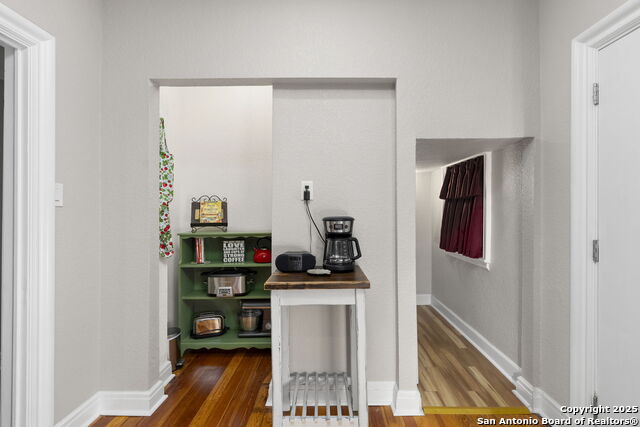 Image 22 of 43 For 138 Lullwood Ave E