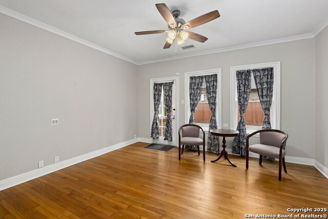 Image 24 of 43 For 138 Lullwood Ave E