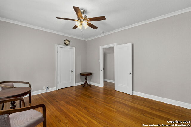 Image 25 of 43 For 138 Lullwood Ave E