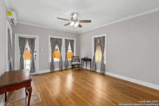 Image 29 of 43 For 138 Lullwood Ave E