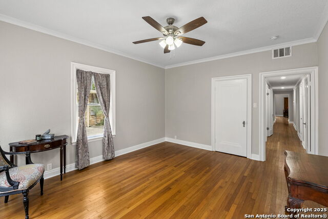 Image 30 of 43 For 138 Lullwood Ave E