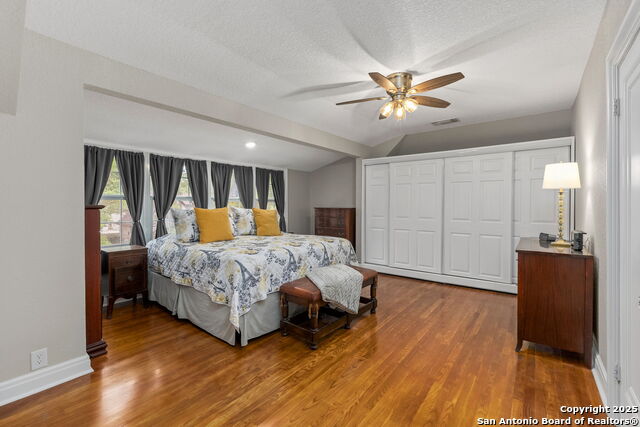 Image 31 of 43 For 138 Lullwood Ave E