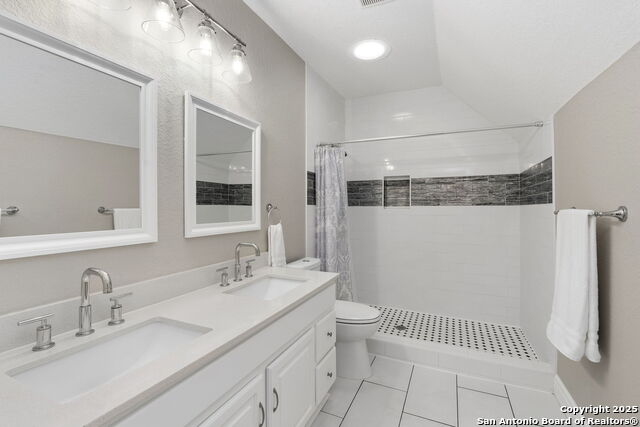 Image 33 of 43 For 138 Lullwood Ave E