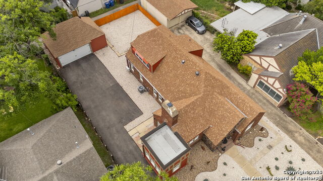 Image 36 of 43 For 138 Lullwood Ave E