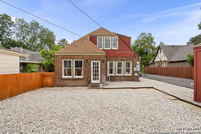 Image 41 of 43 For 138 Lullwood Ave E