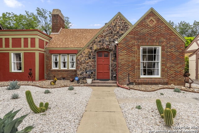 Image 8 of 43 For 138 Lullwood Ave E