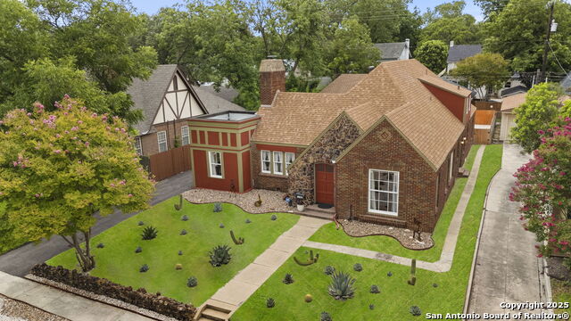 Image 9 of 43 For 138 Lullwood Ave E