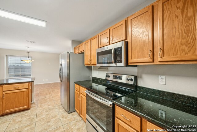 Image 11 of 35 For 422 Granite Bay