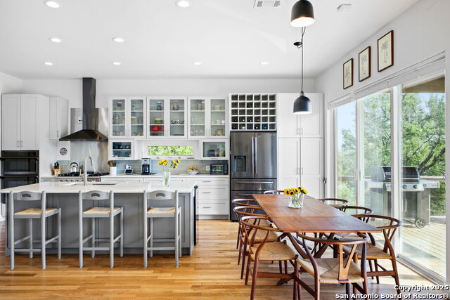 Listing photo id 8 for 797 Glendale Rd