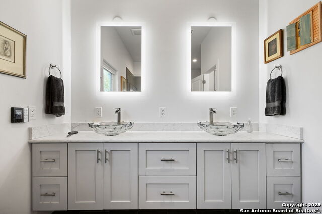 Listing photo id 21 for 797 Glendale Rd