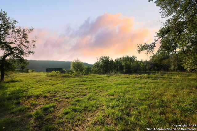 Listing photo id 25 for 797 Glendale Rd