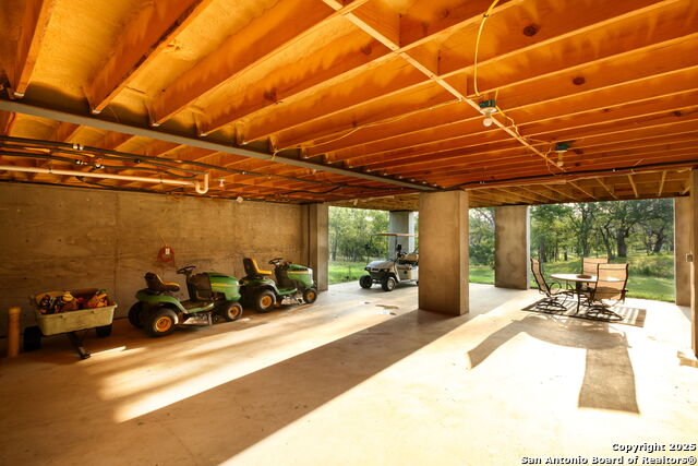 Listing photo id 35 for 797 Glendale Rd