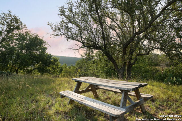 Listing photo id 2 for 797 Glendale Rd