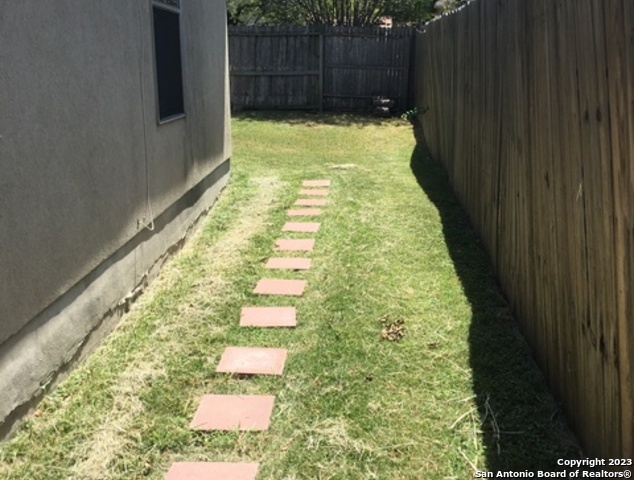 Listing photo id 4 for 7335 Golf Vista Blvd