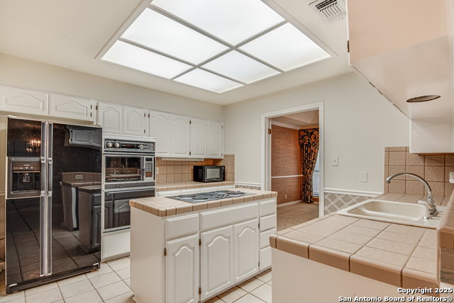 Image 15 of 36 For 14823 Riverglen N