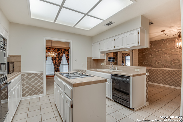 Image 16 of 36 For 14823 Riverglen N