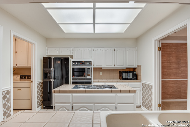 Image 18 of 36 For 14823 Riverglen N
