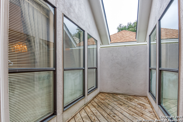 Image 22 of 36 For 14823 Riverglen N