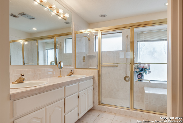 Image 28 of 36 For 14823 Riverglen N
