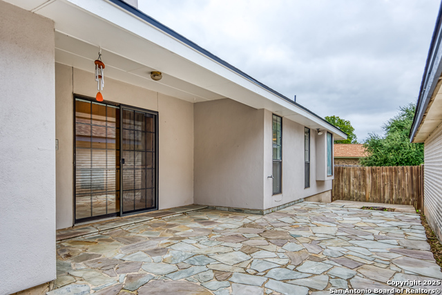 Image 33 of 36 For 14823 Riverglen N