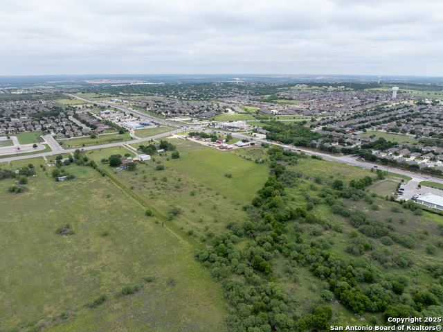 Listing photo id 3 for 2381 Fm 1103