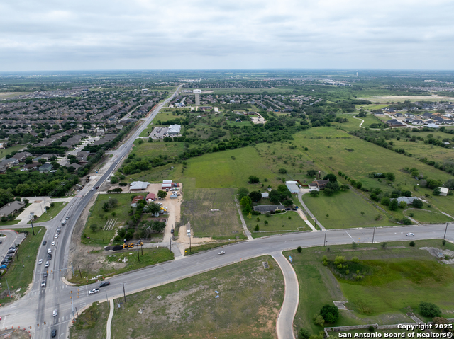 Listing photo id 5 for 2381 Fm 1103