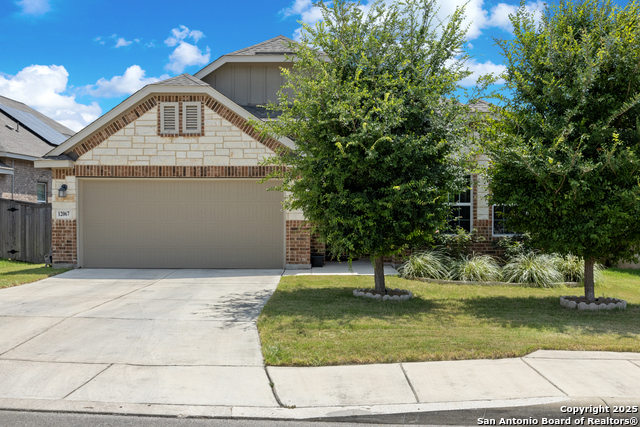 Listing photo id 0 for 12067 Pitcher Rd