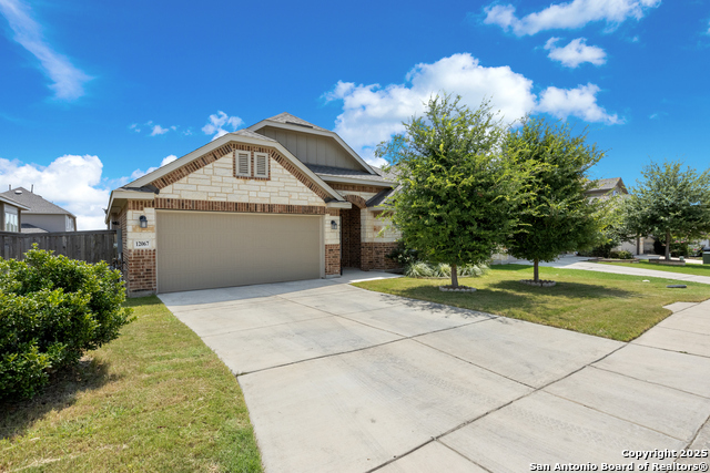 Listing photo id 1 for 12067 Pitcher Rd