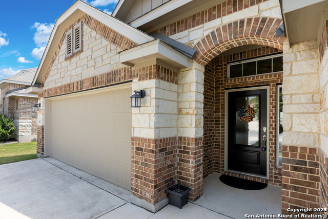 Listing photo id 3 for 12067 Pitcher Rd